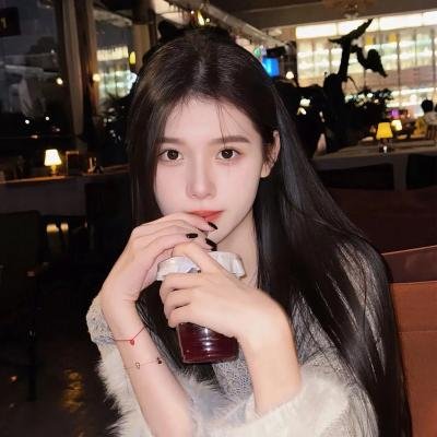 单车上的少女